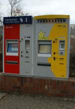 am Bahnsteig Fahrkartenautomosten buhlen um die Kundschaft...
Boppard, den 20. M�rz 2010